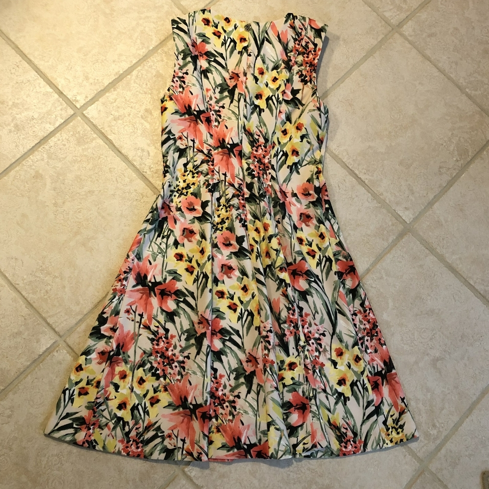 Dress - Picture 4 of 5